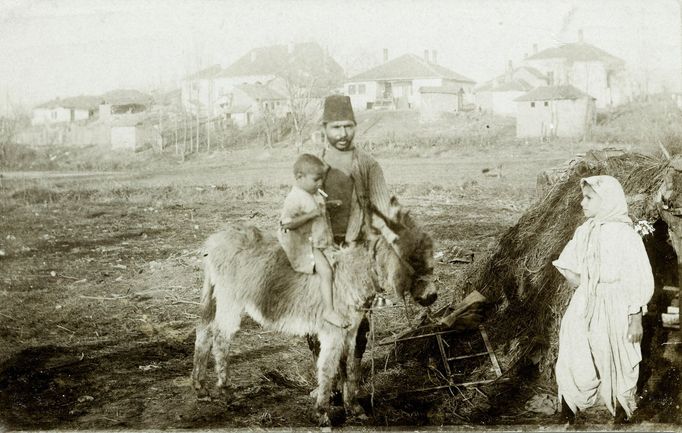 Idylický výjev s oslíkem u chýše, 1915-18.