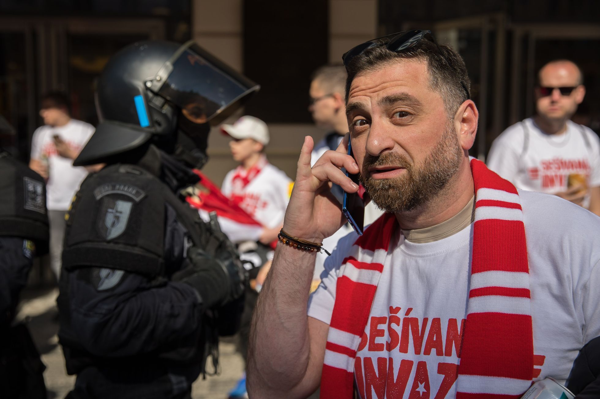 Derby Sparta - Slavia - finále Mol Cup - pochod fanoušků Slavie - Sešívaná invaze
