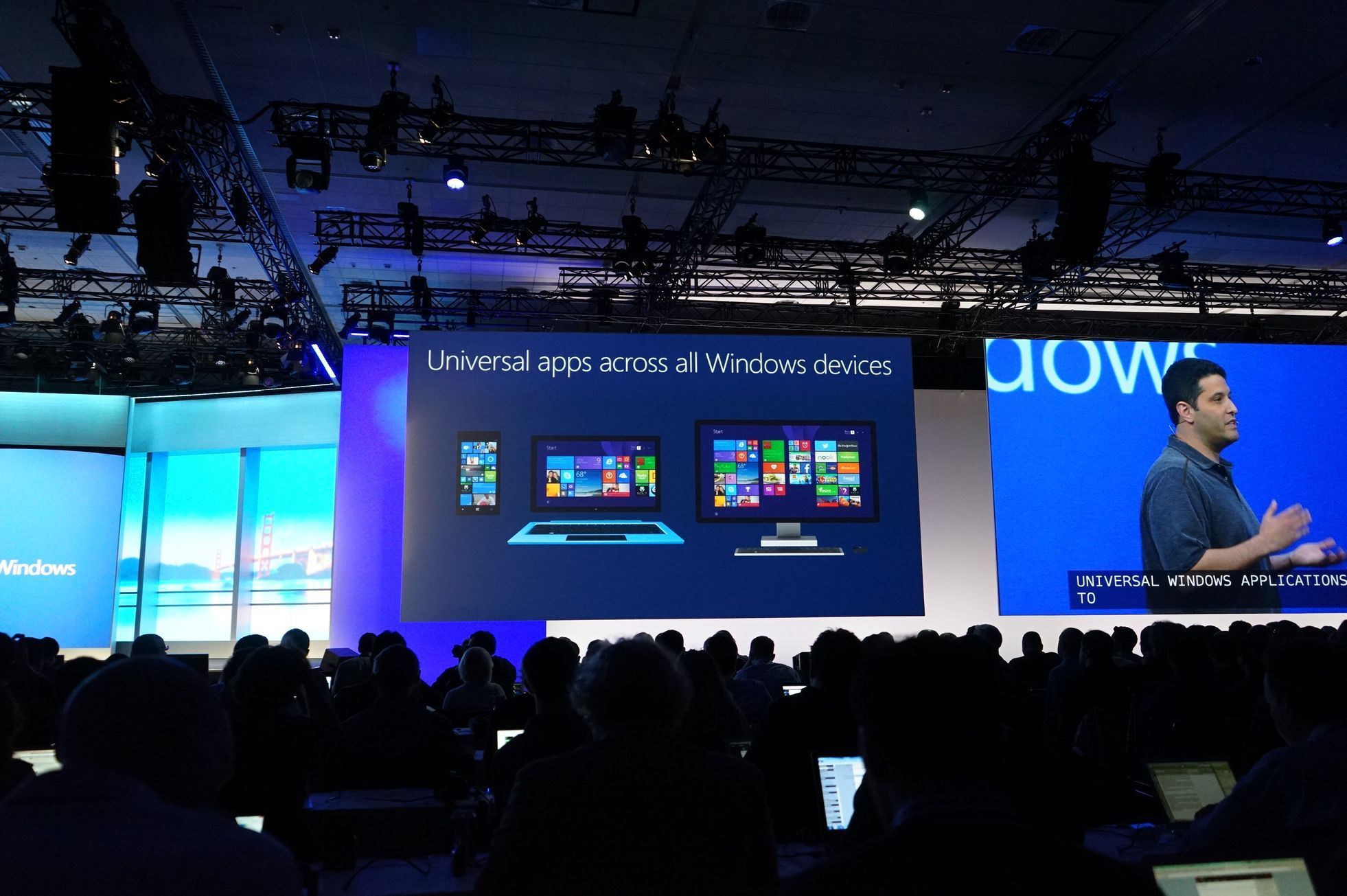 Microsoft chytá druhý dech, slibuje Windows zdarma