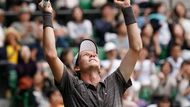 Tomáš Berdych se raduje z vítězství v Tokiu