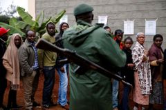 V Keni se šíří strach ze zmanipulování voleb a násilí. Vše vyhrotila vražda šéfa IT volební komise