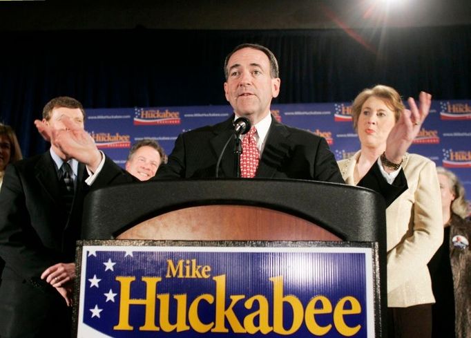 Huckabee v Iowě drtivě zvítězil. Před dalším republikánem Romneym získal náskok devíti procent.