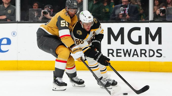 Asistence Pastrňáka a Zachy v utkání Bostonu na ledě Vegas (20. 3. 2025)