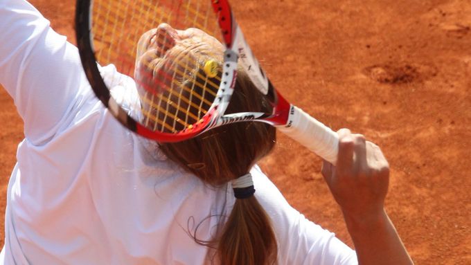 Barbora Záhlavová-Strýcová snadno postoupila do druhého kola kvalifikace French Open.