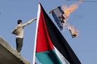 1. dubna - Palestina přistoupila k Mezinárodnímu trestnímu soudu, což jí umožňuje zažalovat izraelské vojenské akce na jí nárokovaném území.
