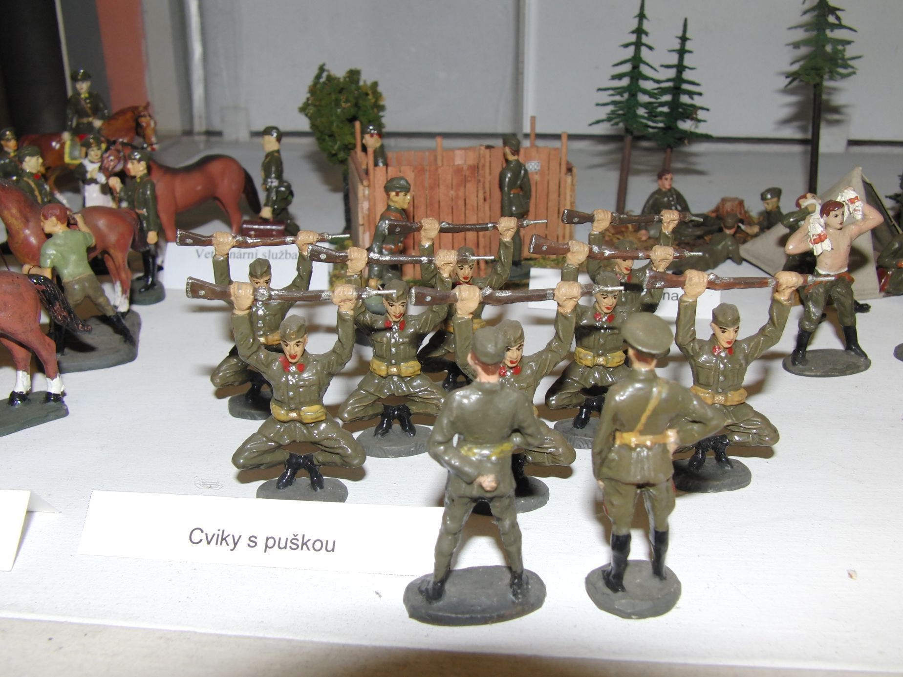 Vojáčci a modely vojenské techniky Lubora Šušlíka