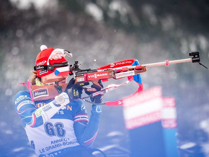 Veronika Vítková při sprintu v Annency