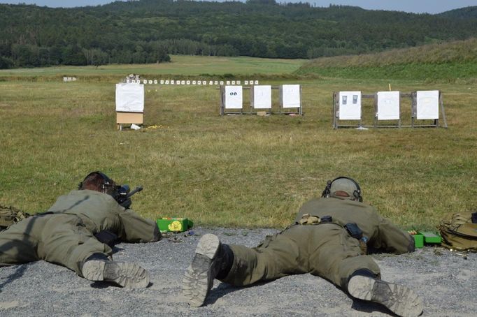 Nejlepším odstřelovačem je muž z cizinecké policie.