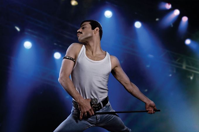 Rami Malek v Bohemian Rhapsody.