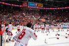 Hokejisté Třince porazili v šestém finále Liberec 4:2 a na ledě mohly naplno propuknout vítězné oslavy.