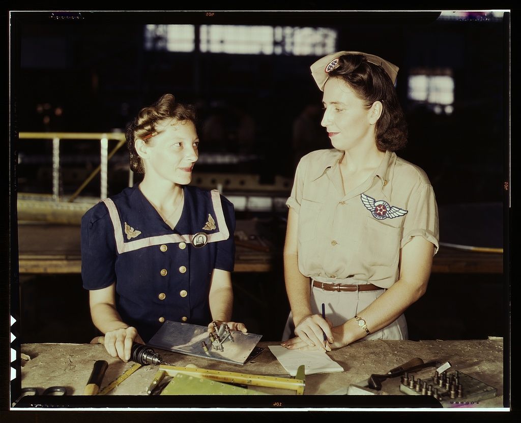 Dívky, které montovaly bombardéry. USA, 1942