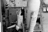 1. květen 1979. Raketoplán Enterprise před cestou na odpaliště. Do vesmíru se nikdy nepodíval. Ale prověřil základní aspekty létání raketoplánů, vyzkoušel se na něm i systém přepravy raketoplánu v atmosféře pomocí speciálního letadla.