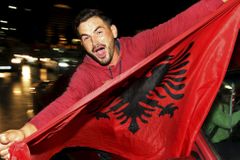 Albánská cesta za životním snem. Pomohl dron, Balaj i nový model kvalifikace