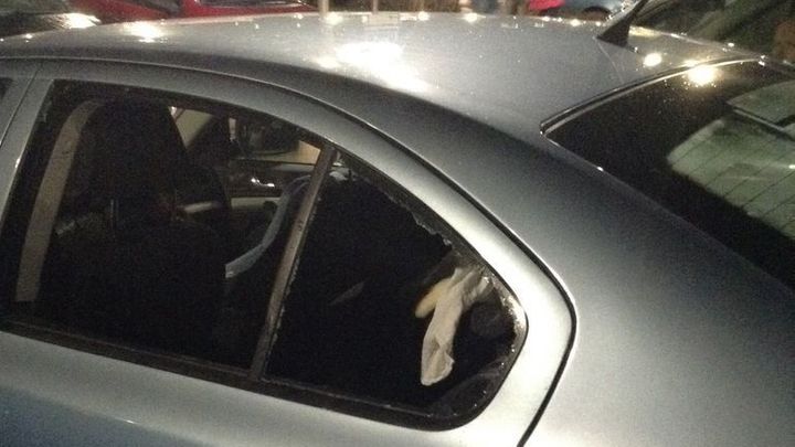 Kojenec se převrhl v autosedačce a dusil se. Zachránili ho strážníci