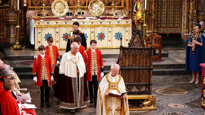 Obrazem: Bůh ochraňuj krále Karla. Británie po 70 letech korunovala nového panovníka; Zdroj foto: Reuters