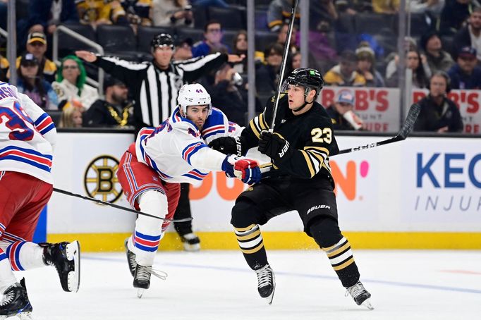 Fabian Lysell v přípravném zápase za Boston Bruins