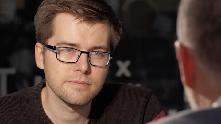 Piráti chtějí zlevnit předčasný odchod od operátora. Poplatek upravují zákonem