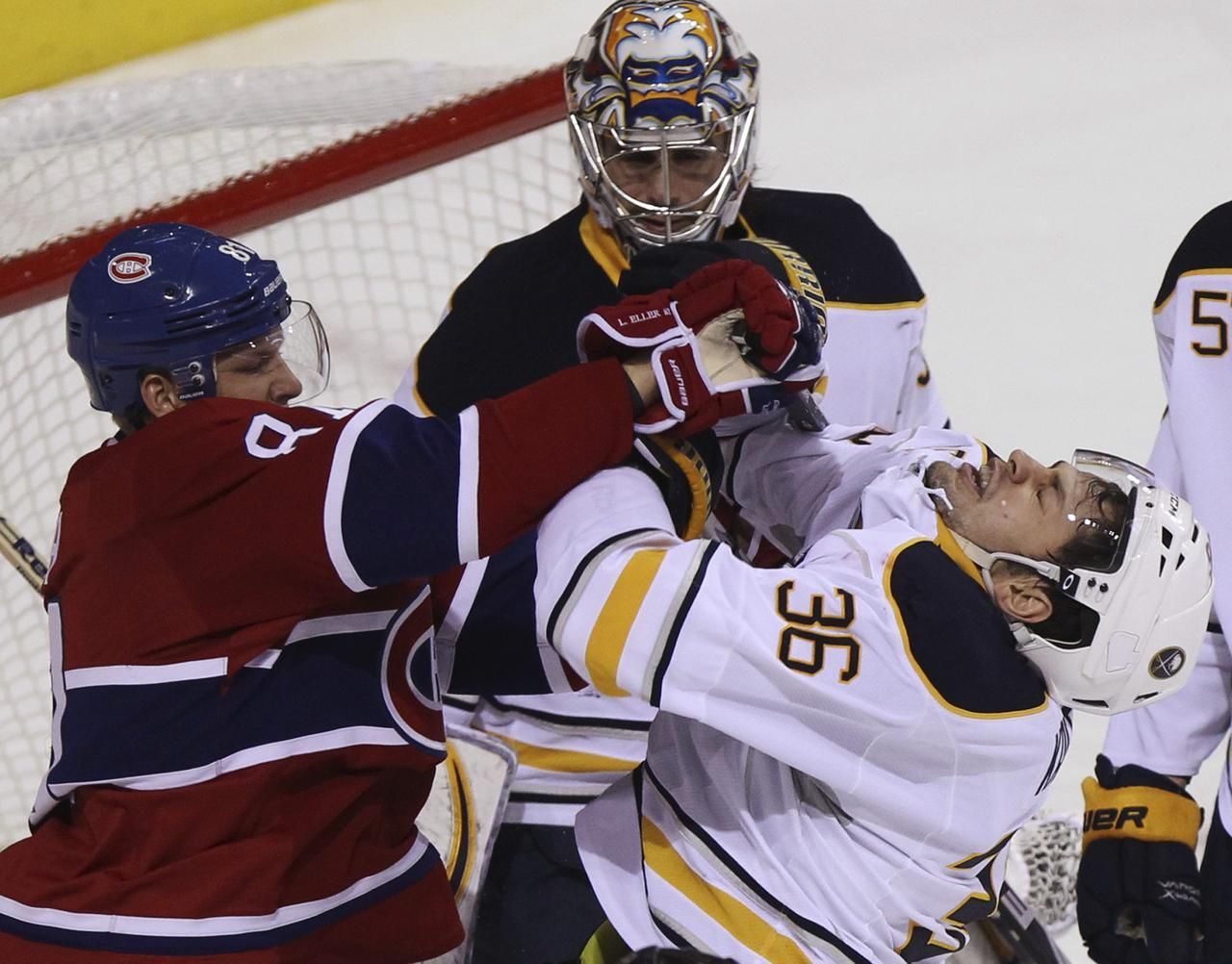 Montreal - Buffalo (Lars Eller, Thomas Vanek, bitka)