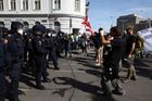 Rakouská policie objevila zbraně a munici u odmítačů covidových opatření