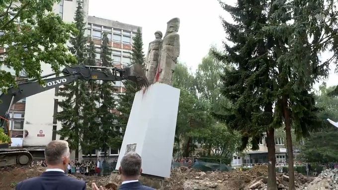Demolice pomníku v Polsku