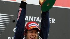Sebastien Vettel se raduje z vítězství v Silverstone