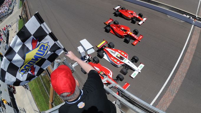 Indy Lights, Indianapolis 2013: Peter Dempsey vítězí o 0,026 vteřiny