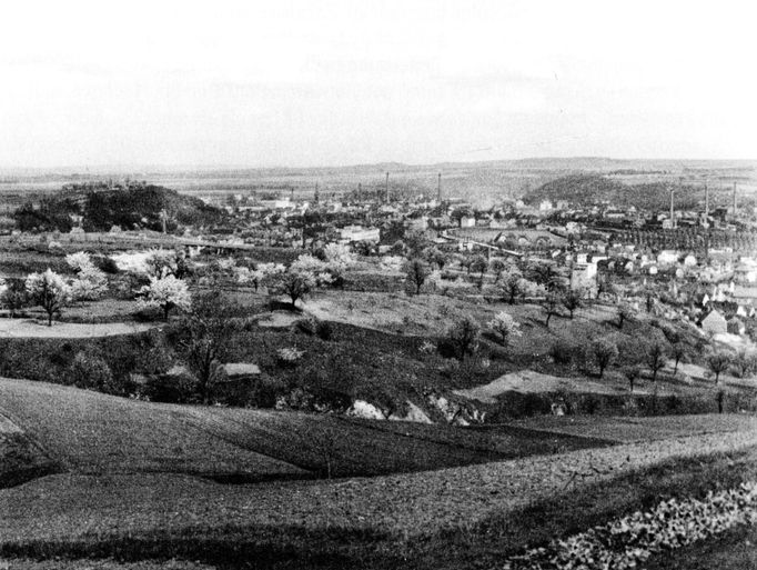 Tak po ničivém náletu 22. 3. 1945 americké bomby zdevastovaly Kralupy nad Vltavou.