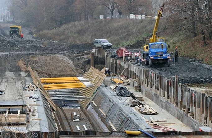 Na Tróji už se také začalo stavět.