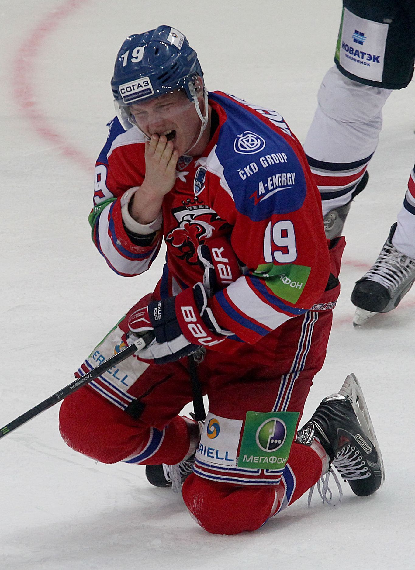 KHL, 6. finále, Lev-Magnitogorsk: zraněný Patrik Zackrisson