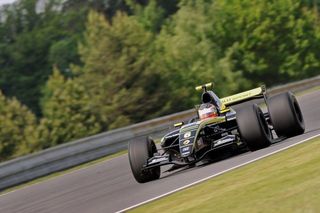 Jan Charouz v Brně s monopostem F1  Renault.