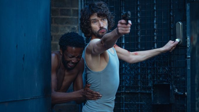 Omari Douglas coby Michael a Ben Whishaw jako Sam.