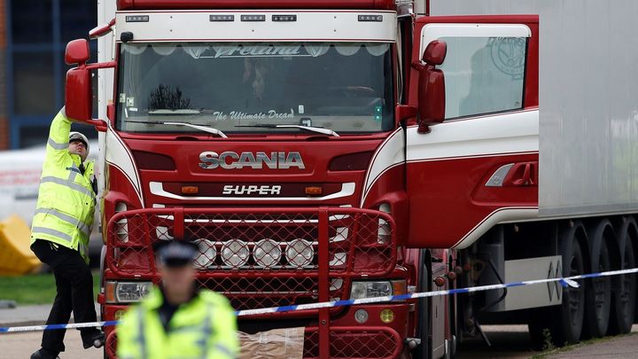 Řidič kamionu, ve kterém britská policie našla těla Vietnamců, se přiznal k usmrcení
