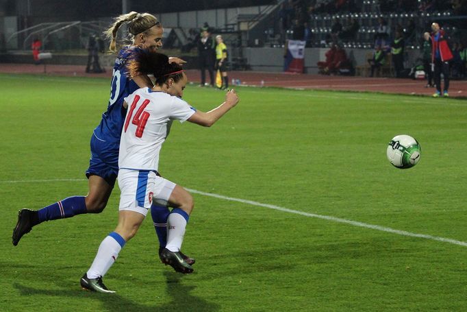 Fotbal žen ČR - Island