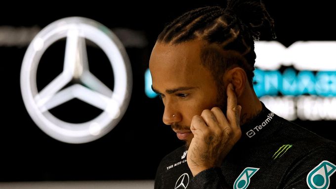 Pilot týmu F1 Mercedes Lewis Hamilton.