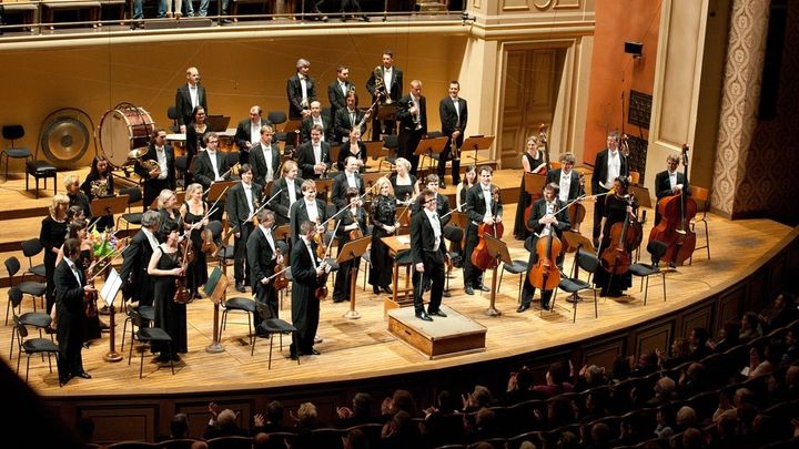 Americká ambasáda uspořádá koncert Pražské komorní filharmonie, která nesmí do Číny
