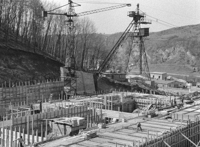 Archivní historie z Ústavu jaderného výzkumu v Řeži u Prahy, kde byl v roce 1957 spuštěn první československý jaderný reaktor.