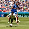 Euro 2016, Francie-Irsko: Penaltový faul Paula Pogby na Shaneho Longa
