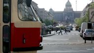 V červenci 1985 zmizely tramvaje i z ulice Na Příkopě (změnila se na pěší zónu). Od té doby projíždějí Václavským náměstím jen napříč v jeho polovině - z Jindřišské do Vodičkovy ulice.