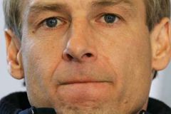 Klinsmann odolává kritice, chce zůstat