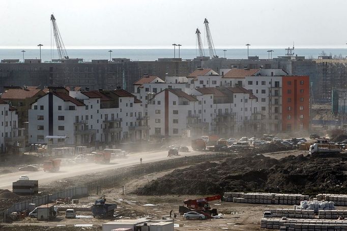 Construction is underway on Sochi's Olympic facilities in Sochi's Imereti Valley 1434831 Russia, Sochi. 04/03/2013 Construction is underway on the main media center in Sochi's Olympic Park.