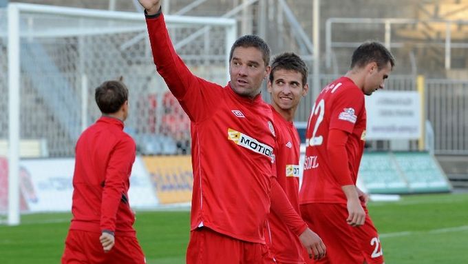 Petr Švancara se raduje z gólu, před zápasem s Olomoucí však byl naštvaný, že se nevešel novému trenérovi Brna Ludovítu Grmelovi do základní sestavy.