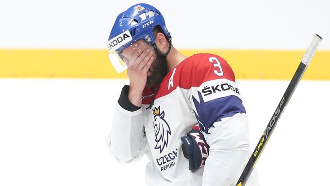 Výraz Radko Gudase vyjadřuhjje smutek českých hokejistů po porážce s Ruskem v pondělním zápase na MS v Bratislavě.