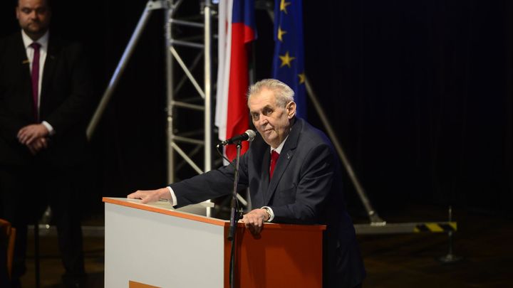 Zeman přijal pozvání na březnový sjezd ČSSD, Hamáček bude obhajovat post předsedy