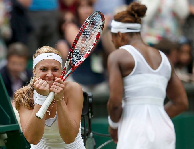 Sabine Lisická po výhře nad Serenou Williamsovou na Wimbledonu.