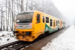 Od úterý bude v Čechách sněžit, těžký mokrý sníh může zkomplikovat dopravu