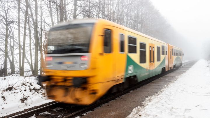Od úterý bude v Čechách sněžit, těžký mokrý sníh může zkomplikovat dopravu