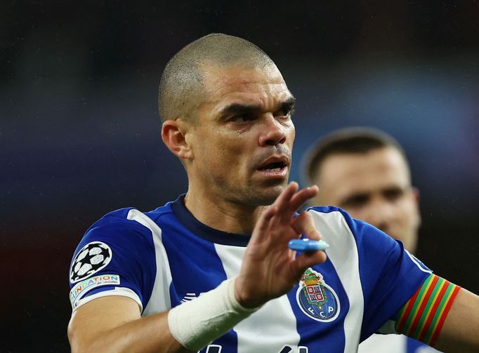 Arsenal  - FC Porto: Pepe