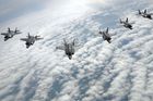 Celkové náklady na stíhačky F-35 budou podle tisku činit 322 miliard korun