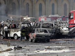 Místo dnešní exploze nedaleko šíitské mešity v Bagdádu