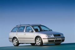 Jak drahá byla auta před 20 lety? I nejlevnější modely by dnes stály dvojnásobek